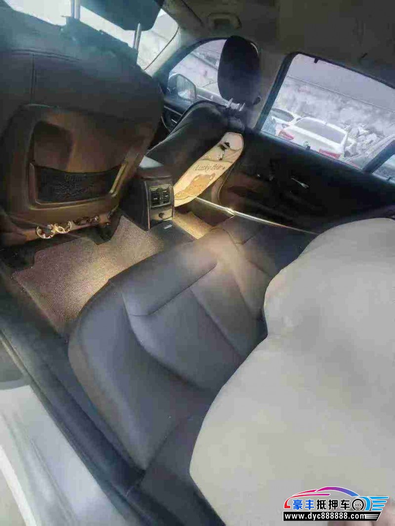 18年宝马3系轿车抵押车出售