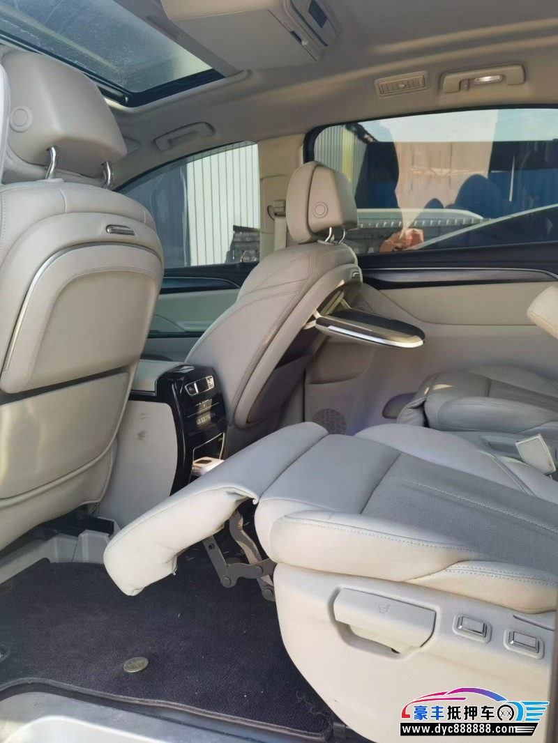 22年别克GL8轿车抵押车出售