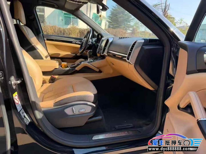 16年保时捷卡宴轿车抵押车出售