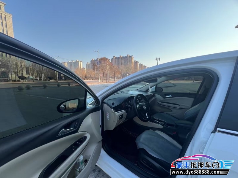 18年别克威朗轿车抵押车出售