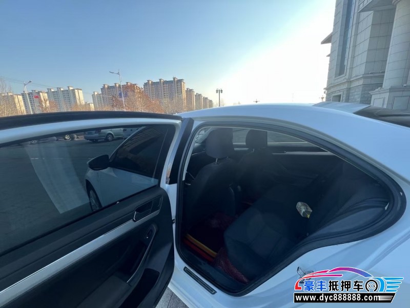 19年大众速腾轿车抵押车出售