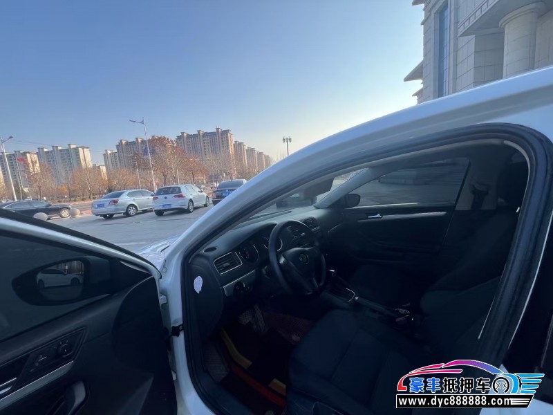 19年大众速腾轿车抵押车出售