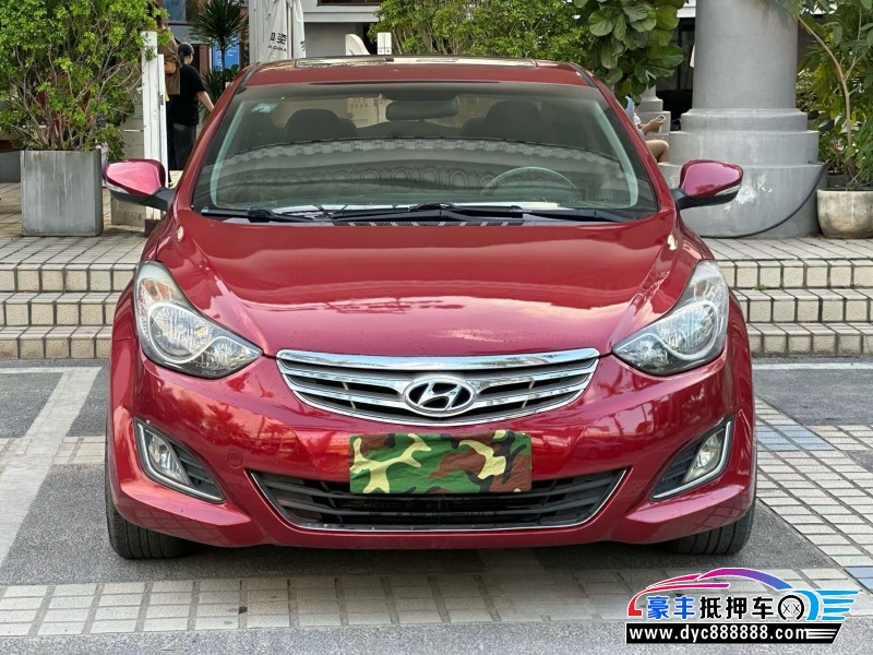 13年现代朗动轿车抵押车出售