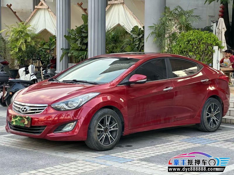 13年现代朗动轿车抵押车出售