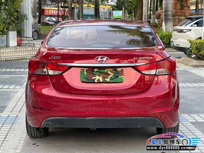 13年现代朗动轿车抵押车出售