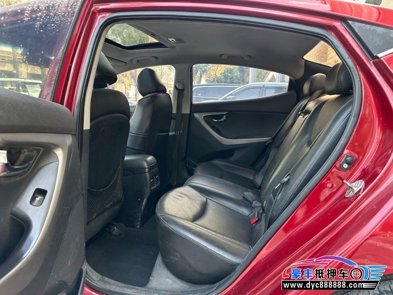 13年现代朗动轿车抵押车出售