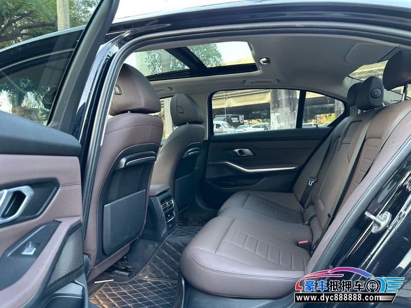 21年宝马3系轿车抵押车出售