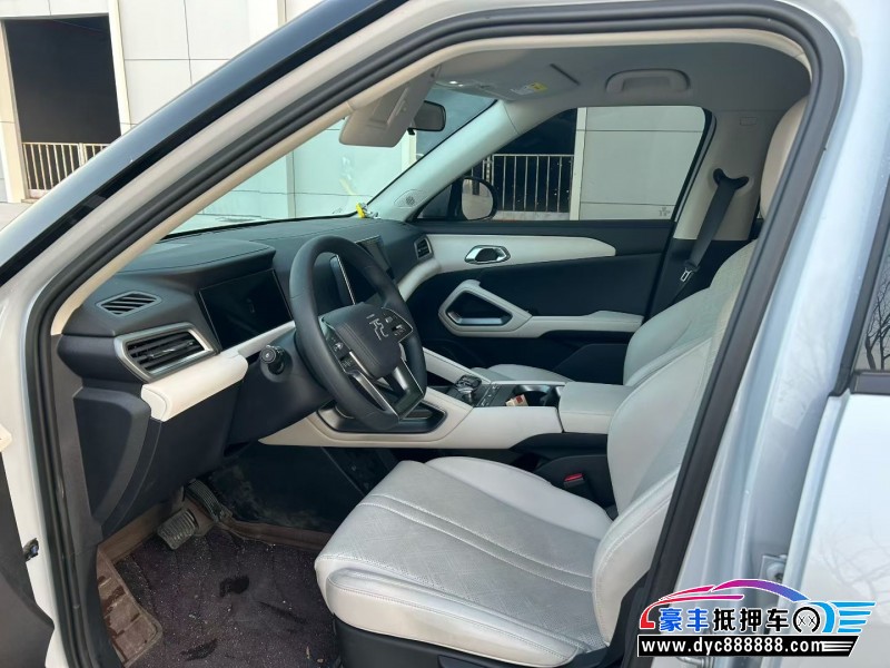 24年比亚迪元轿车抵押车出售