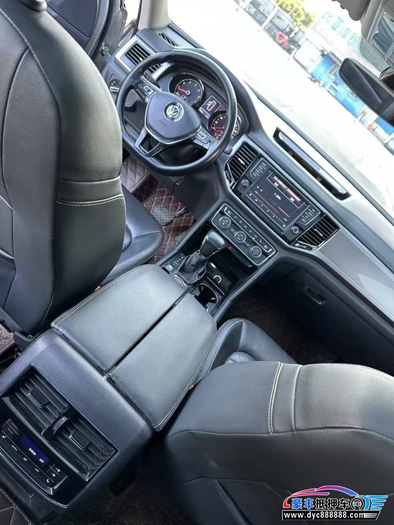 18年大众途昂轿车抵押车出售