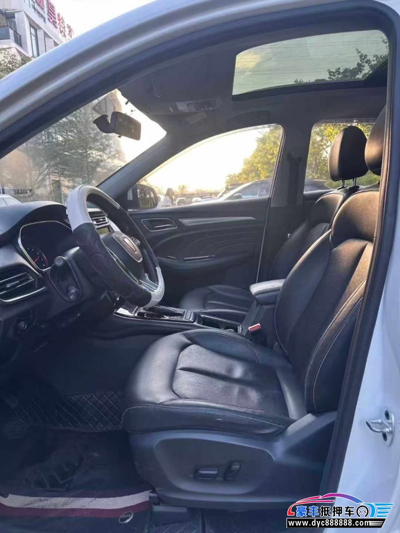 18年荣威RX3轿车抵押车出售