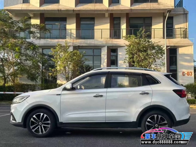 18年荣威RX3轿车抵押车出售