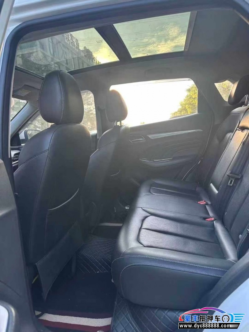 18年荣威RX3轿车抵押车出售