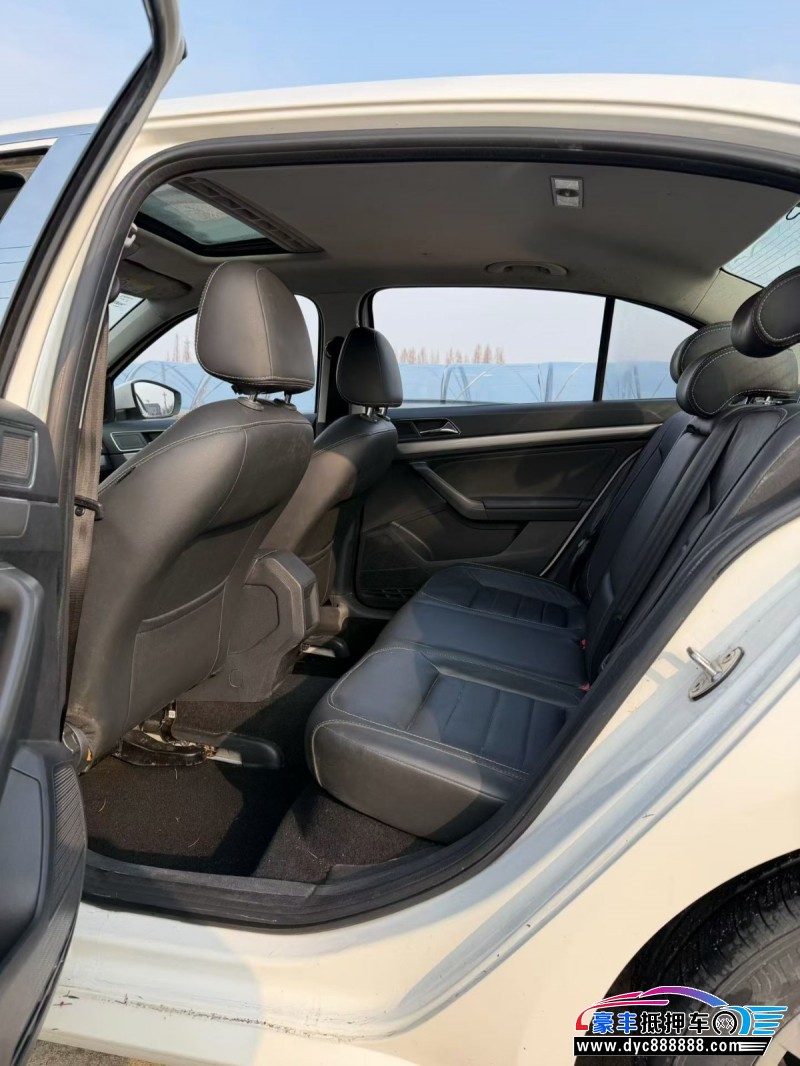 18年大众朗逸轿车抵押车出售