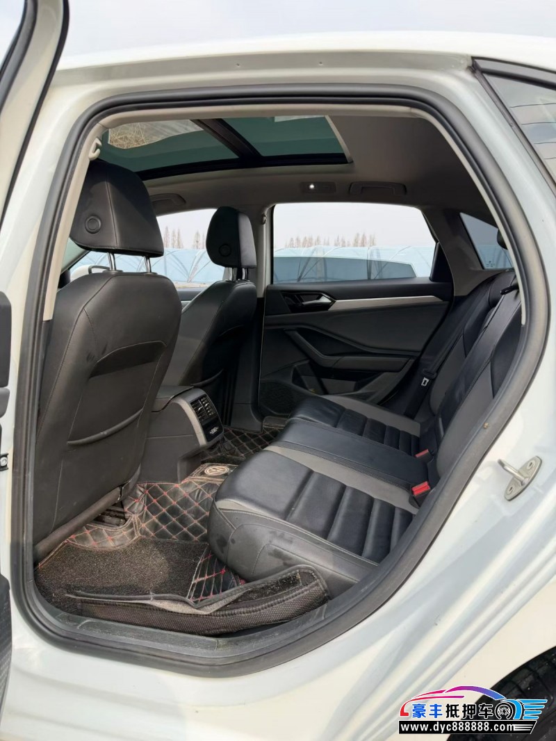 20年大众速腾轿车抵押车出售