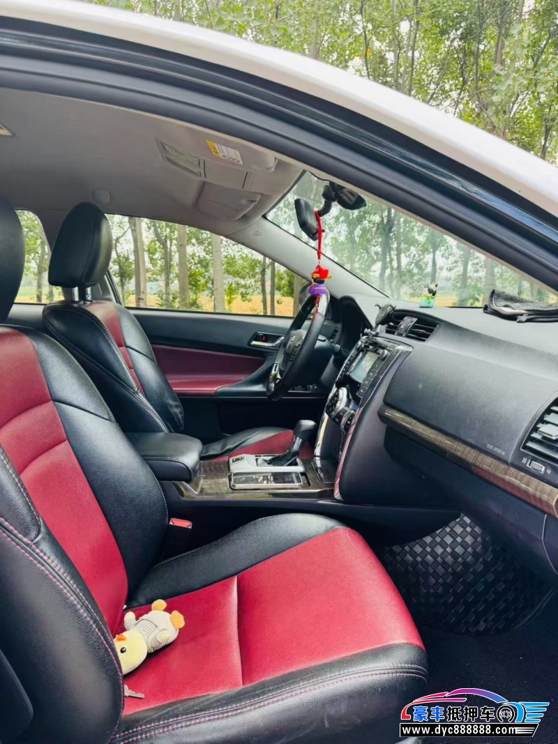 15年丰田锐志轿车抵押车出售