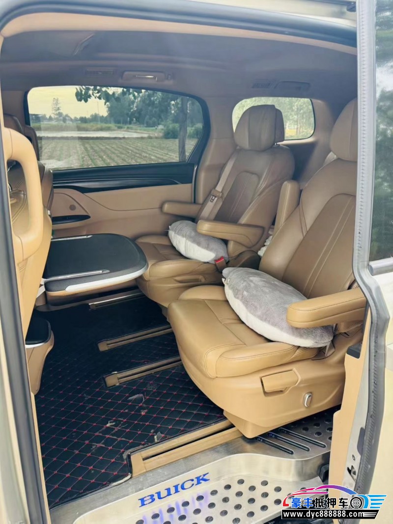 20年别克GL8轿车抵押车出售