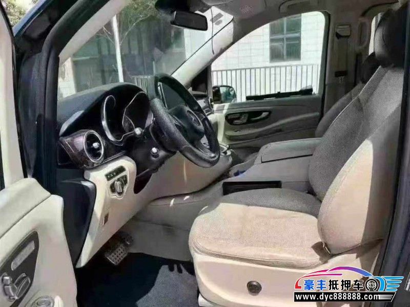 16年奔驰V轿车抵押车出售