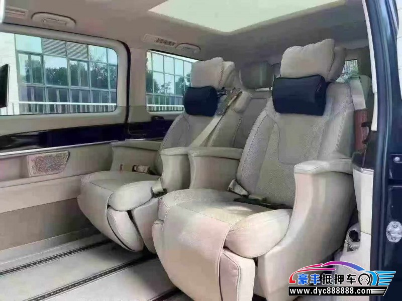 16年奔驰V轿车抵押车出售