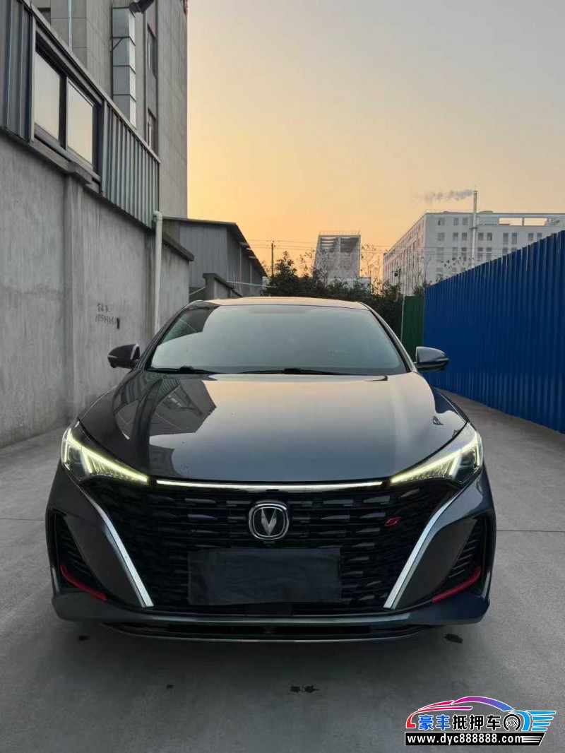 22年长安逸动轿车