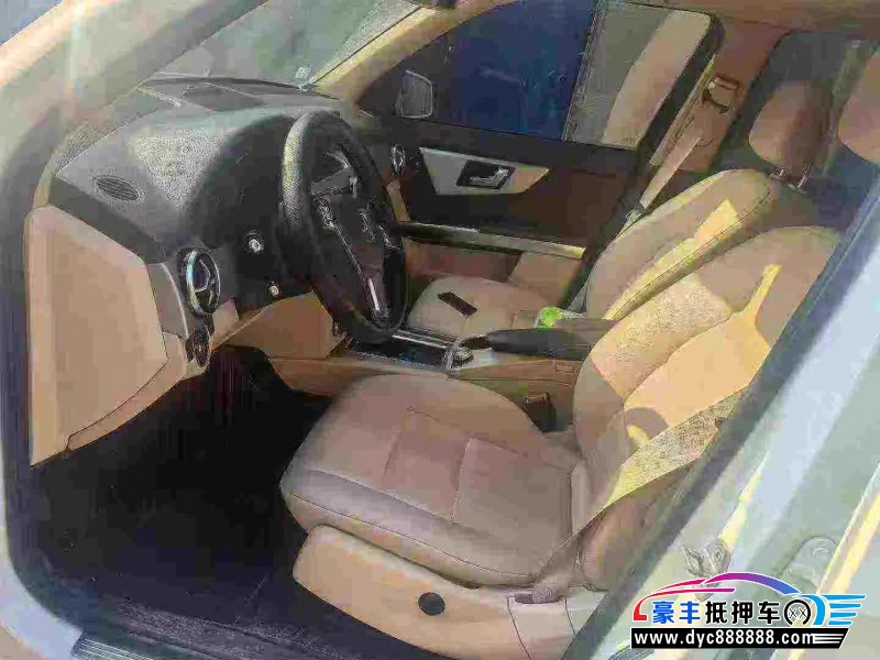 13年奔驰GLK轿车抵押车出售