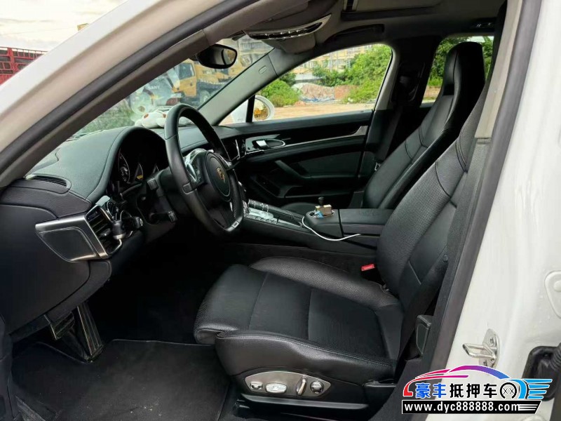 12年保时捷帕纳梅拉轿车抵押车出售