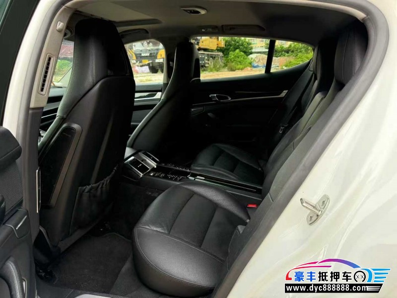 12年保时捷帕纳梅拉轿车抵押车出售