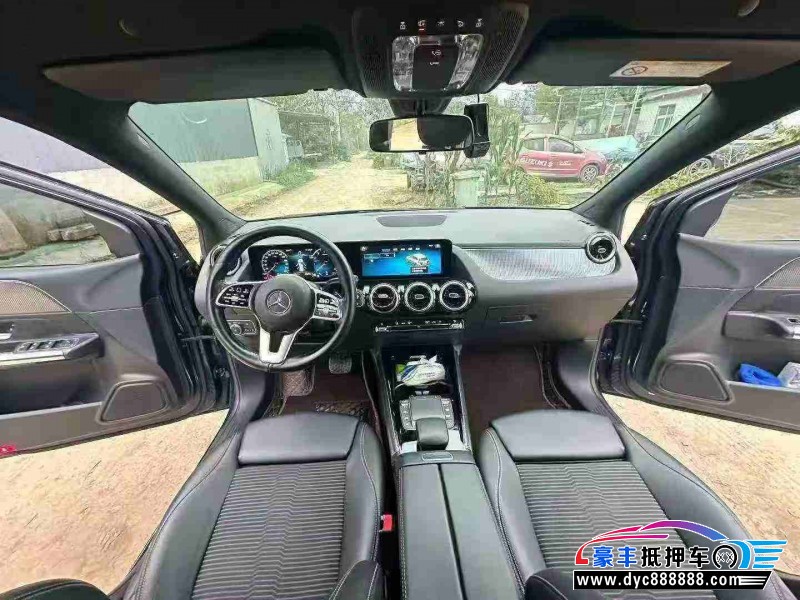 21年奔驰B轿车抵押车出售