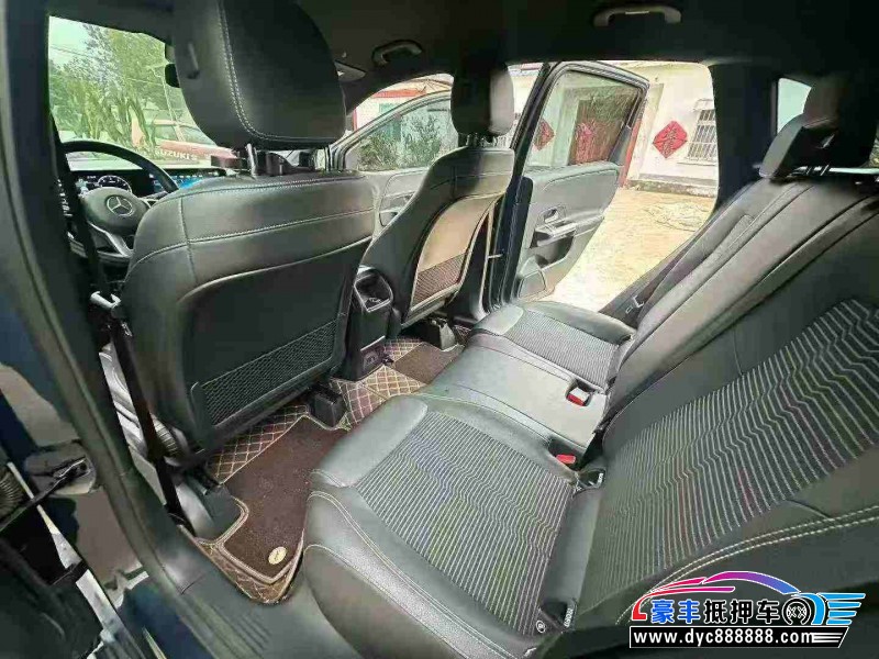 21年奔驰B轿车抵押车出售