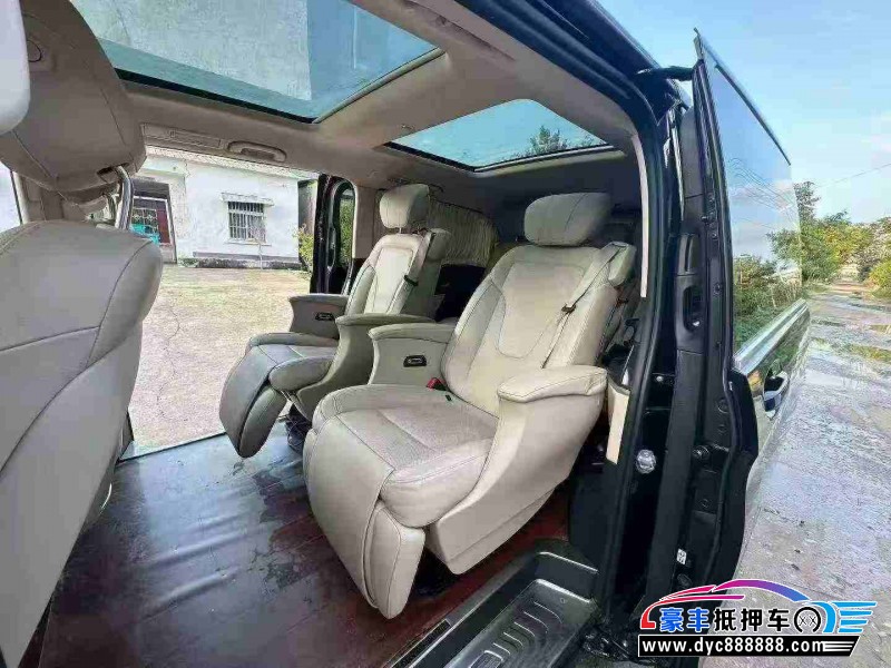 19年奔驰V轿车抵押车出售