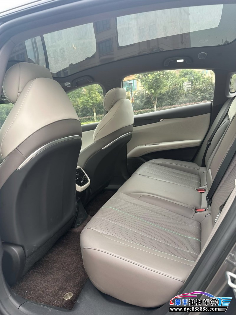 25年长安深蓝L07轿车抵押车出售