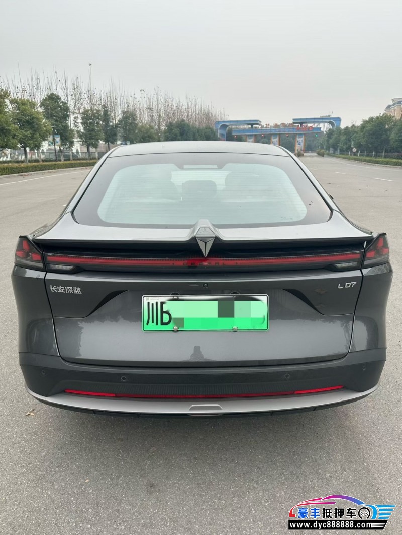 25年长安深蓝L07轿车抵押车出售