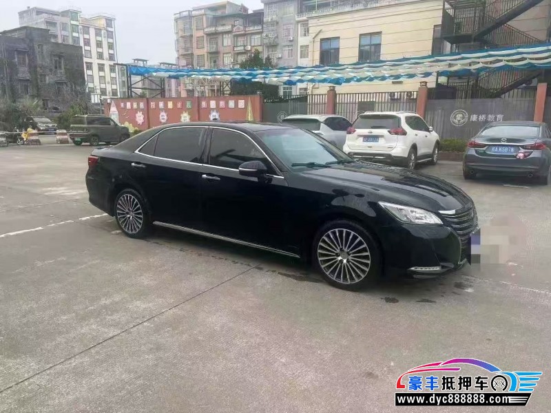 19年丰田皇冠轿车抵押车出售