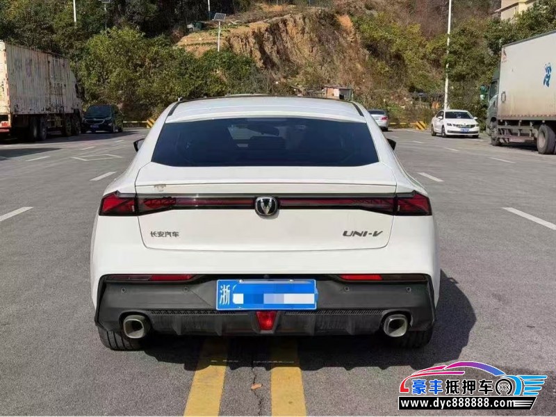 24年长安长安UNI轿车抵押车出售