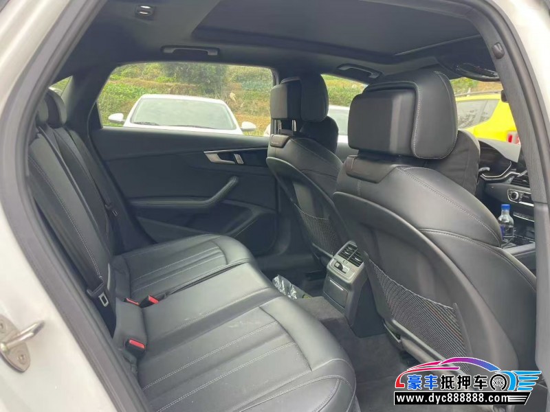 25年奥迪A4轿车抵押车出售