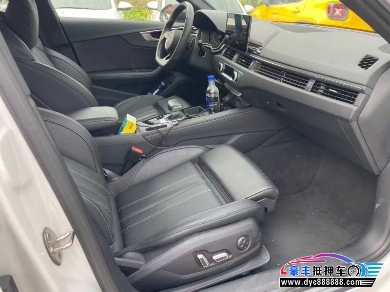 25年奥迪A4轿车抵押车出售