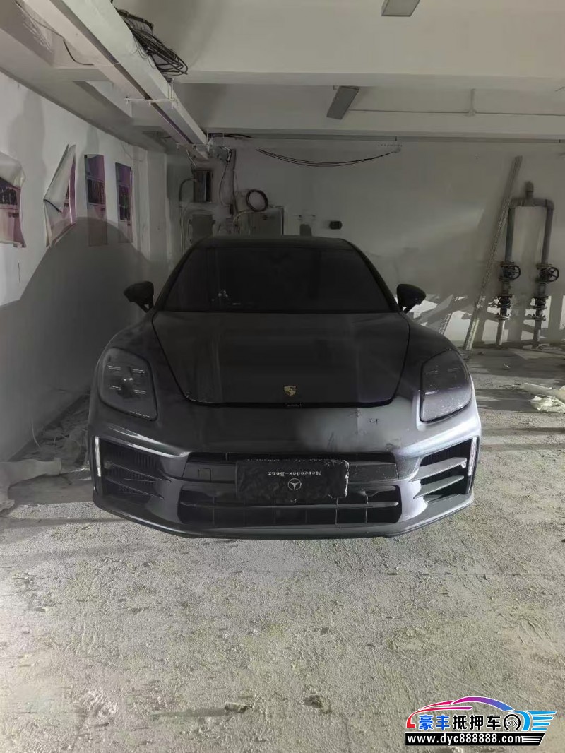 抵押车出售25年保时捷帕纳梅拉轿车