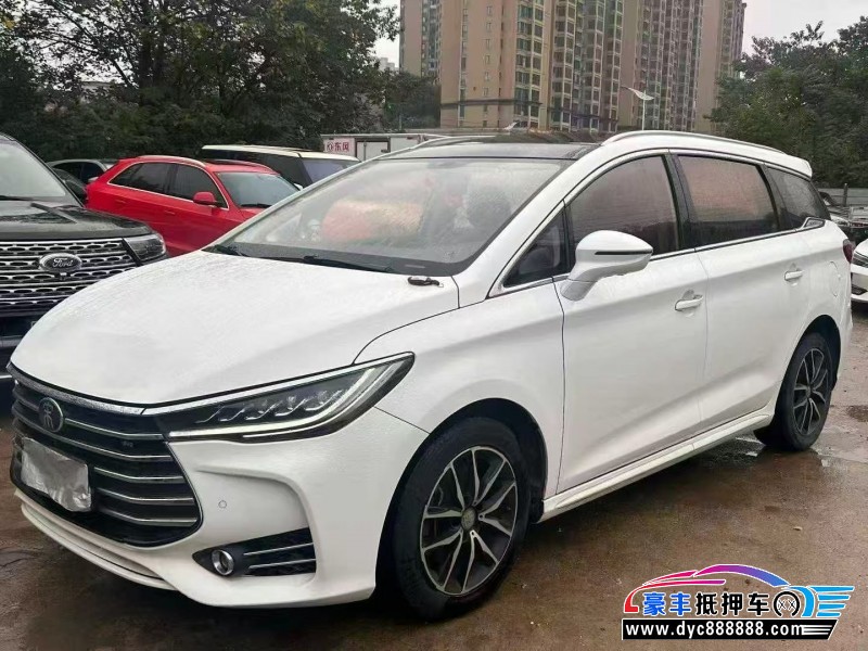 18年比亚迪宋轿车抵押车出售