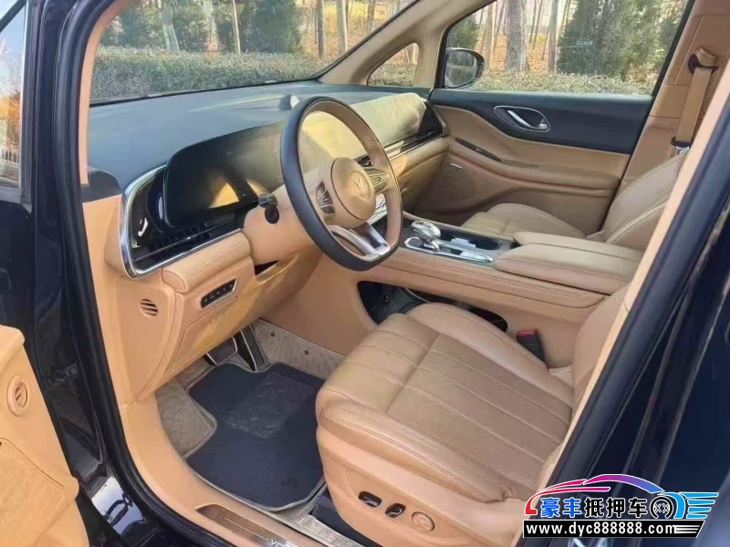 22年岚图梦想家轿车抵押车出售