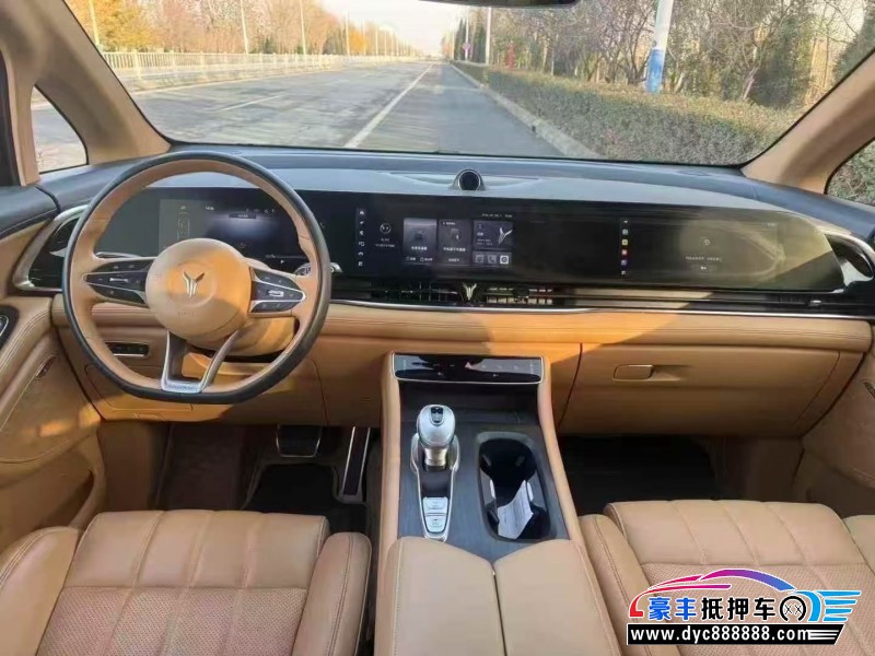 22年岚图梦想家轿车抵押车出售