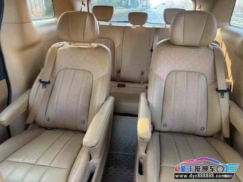 22年岚图梦想家轿车抵押车出售