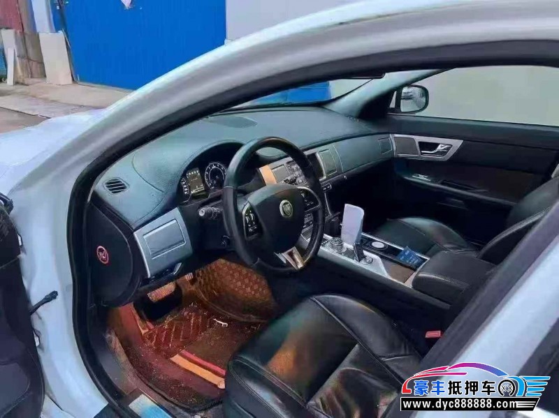 13年捷豹XF轿车抵押车出售