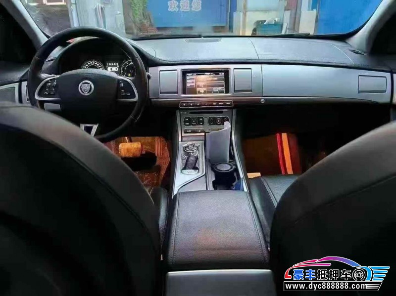 13年捷豹XF轿车抵押车出售