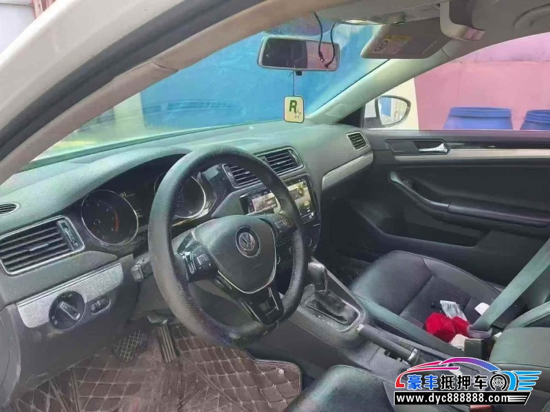 16年大众速腾轿车抵押车出售