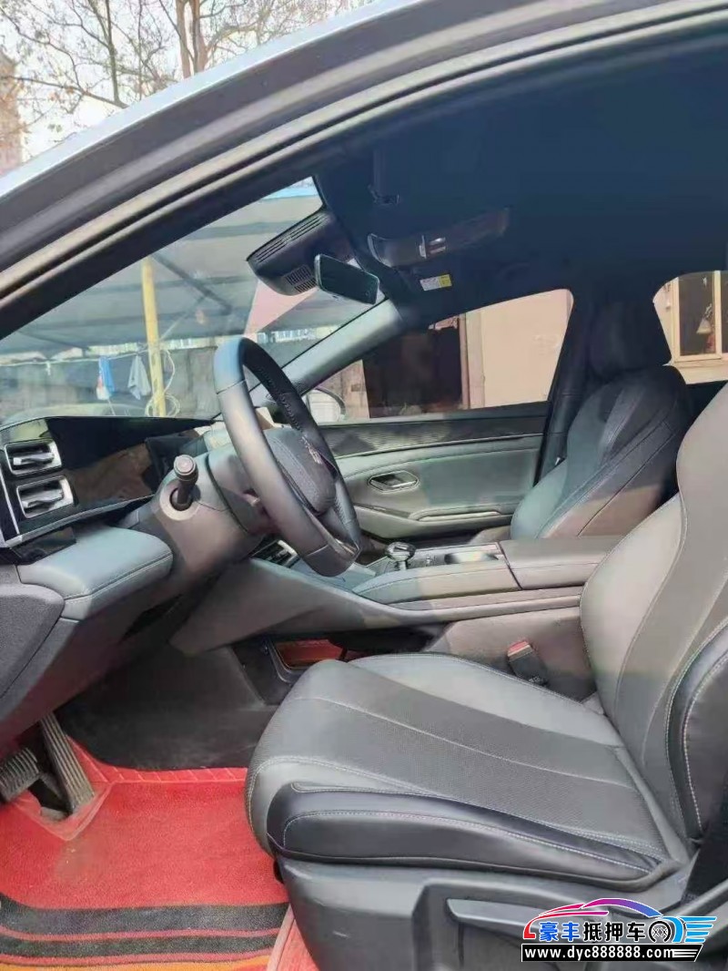 25年比亚迪秦轿车抵押车出售