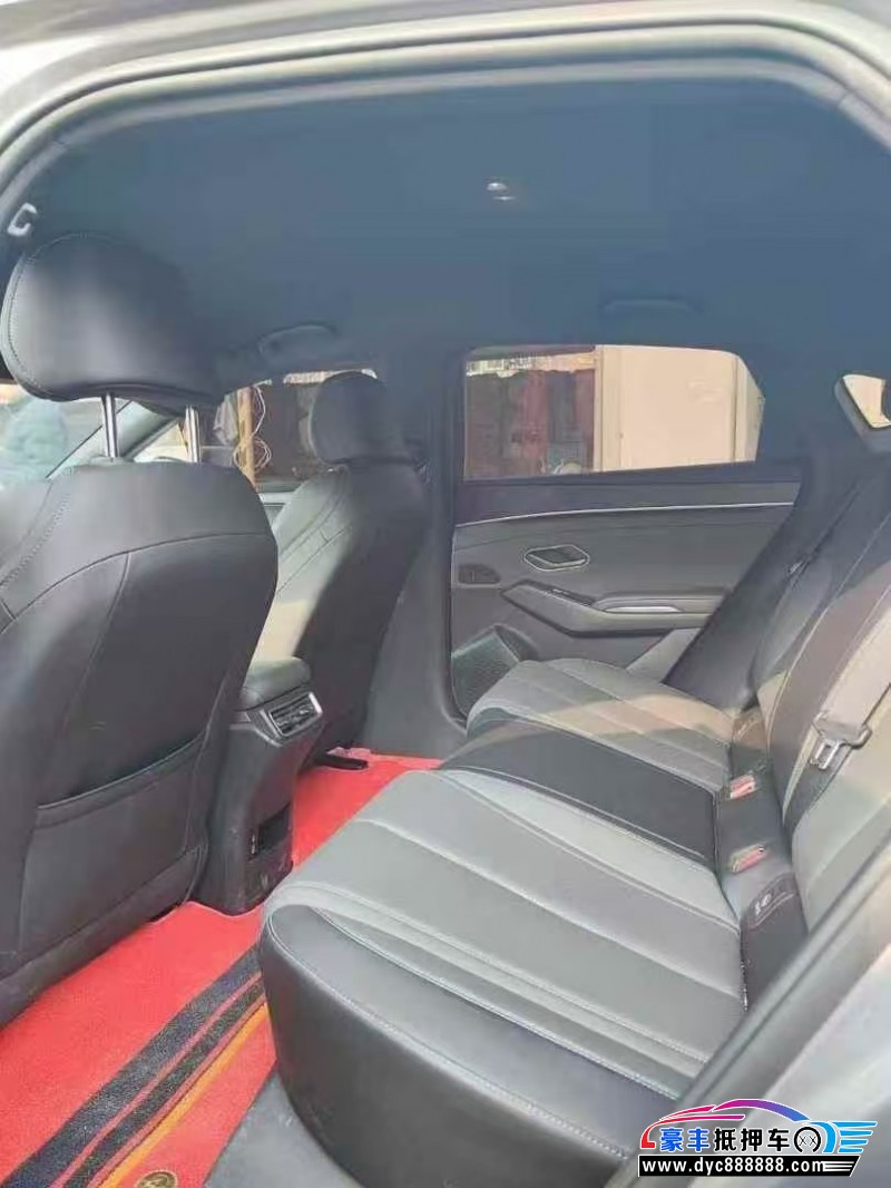 25年比亚迪秦轿车抵押车出售