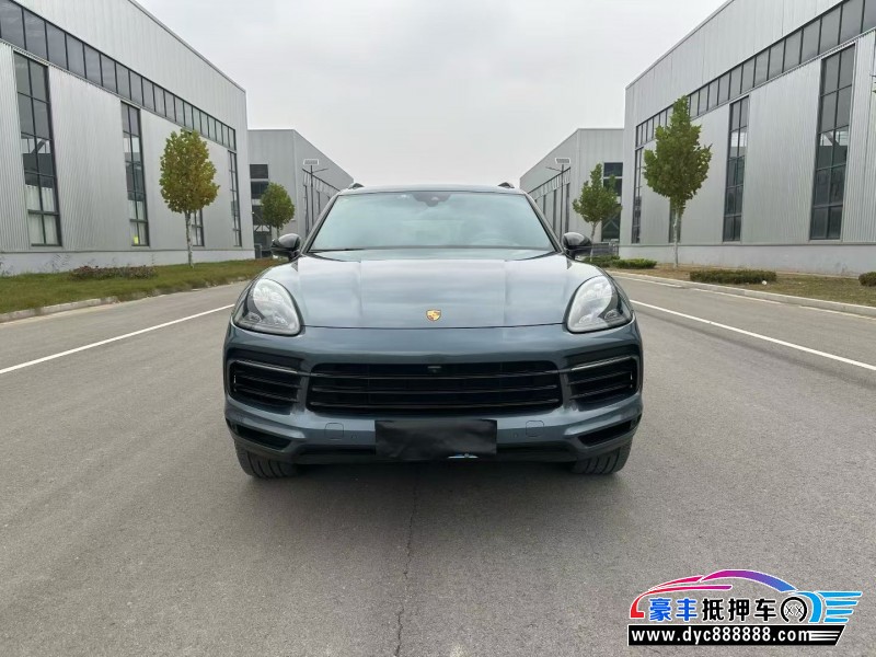 19年保时捷卡宴轿车