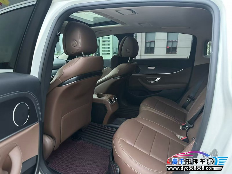 19年奔驰E轿车抵押车出售