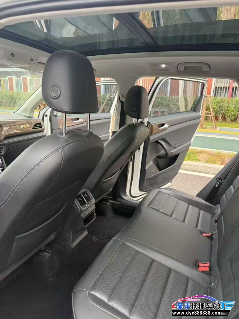 22年大众途岳轿车抵押车出售