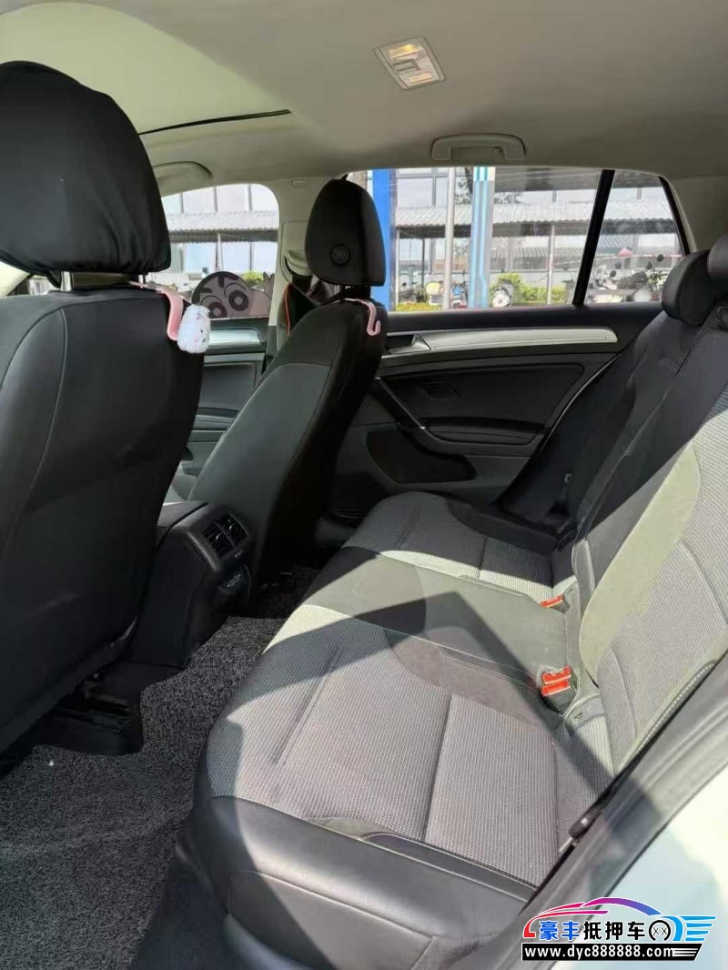 19年大众高尔夫轿车抵押车出售