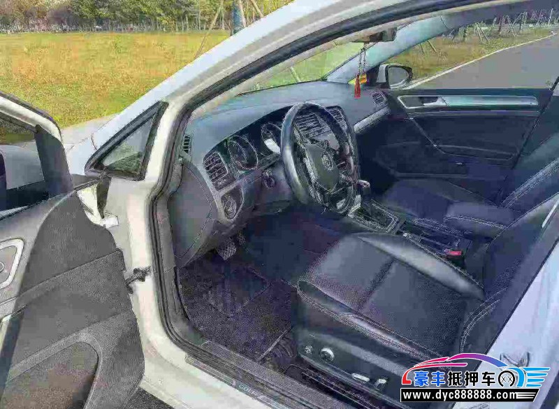 21年大众高尔夫轿车抵押车出售